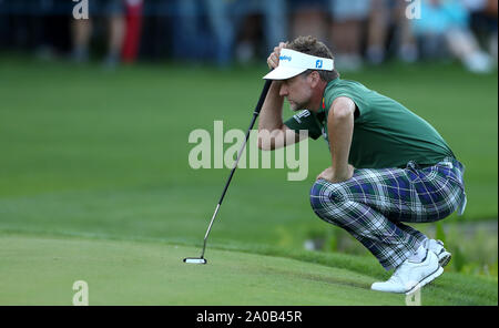 Ian Poulter l'Angleterre au cours de la première journée de la BMW PGA Championship à Wentworth Golf Club, Surrey. Banque D'Images