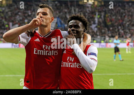 Frankfurt, Deutschland. 19 Sep, 2019. Francfort, Allemagne, 19 Septembre 2019 : EL - 19/20 - Eintracht Frankfurt contre l'Allemagne. Arsenal FC/goaljubel v. Sead Kolasinac (Arsenal) et le gardien Bukayo Saka (Arsenal) sont heureux de l'objectif de 2 : 0, croix, format Paysage | Conditions de crédit dans le monde entier : dpa/Alamy Live News Banque D'Images
