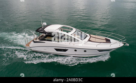 Beneteau Gran Turismo 40 motor yacht. Banque D'Images