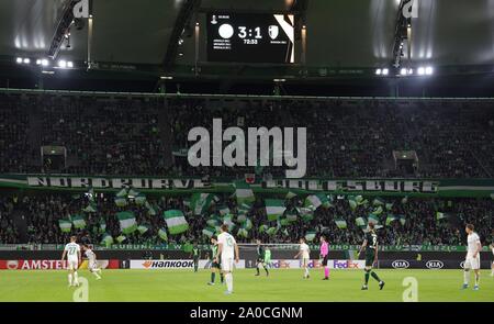 Wolfsburg, Allemagne. 19 Sep, 2019. firo : 19.09.2019, football, l'UEFA Europa League, saison 2019/2020, EL, VfL Wolfsburg - PFK Oleksandrija : 3 1 Wolfsburg, Flahnen Nordkurve, dans le monde de l'utilisation | Credit : dpa/Alamy Live News Banque D'Images