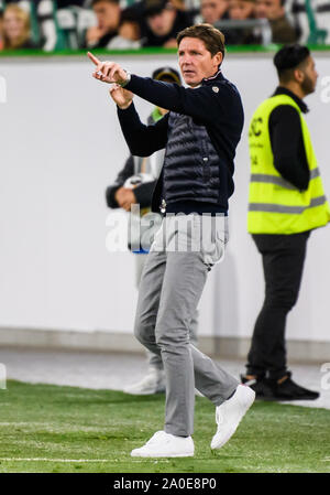 Wolfsburg, Allemagne. 19 Sep, 2019. L'entraîneur-chef Wolfsburg Oliver Glasner donne des instructions au cours d'une UEFA Europa League premier tour du Groupe I entre VfL Wolfsburg de l'Allemagne et de l'Ukraine à Olexandriya FC Wolfsburg, Allemagne, le 19 septembre 2019. Wolfsburg a gagné 3-1. Crédit : Kevin Voigt/Xinhua Banque D'Images