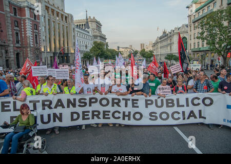 Madrid, Espagne. 19 Sep, 2019. L'un des principaux points où les travailleurs du métro en collision avec le Gouvernement de la Communauté de Madrid est la promesse électorale des citoyens pour ouvrir le réseau express régional 24 heures durant le week-end, une proposition que l'exécutif régional serait déjà étudier, selon son vice-président, Ignacio Aguado. (Photo par Alberto Sibaja/Pacific Press) Credit : Pacific Press Agency/Alamy Live News Banque D'Images