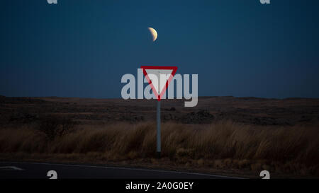 C'est une éclipse lunaire partielle prises sur la route en Amérique du Sud Banque D'Images