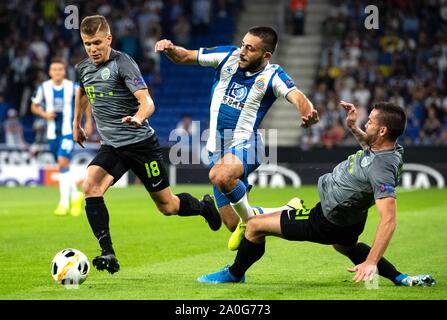 Barcelone, Espagne. 19 Sep, 2019. L'Espanyol Matias Vargas (C) au cours d'une brise l'UEFA Europa League Groupe H match de football entre l'équipe espagnole RCD Espanyol et équipe hongroise Ferencvaros à Barcelone, Espagne, le 19 septembre 2019. Credit : Joan Gosa/Xinhua/Alamy Live News Banque D'Images