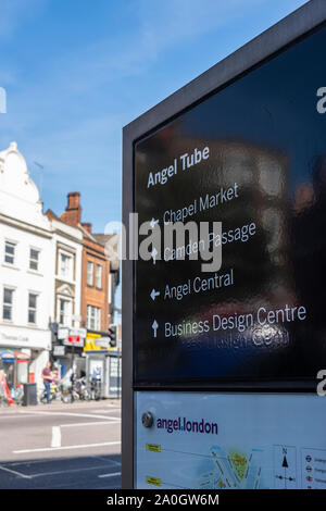 Panneau d'information métro Angel, Islington High Street, Londres, Angleterre, Royaume-Uni Banque D'Images