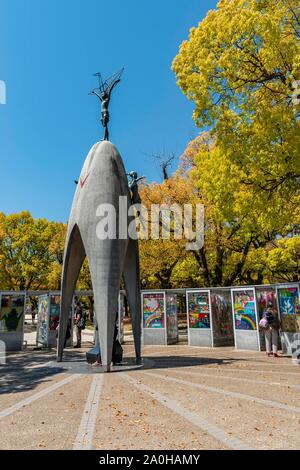 Monument de la paix des enfants, Children's Peace Monument, Hiroshima Peace Park, parc de la paix, Hiroshima, Japon Banque D'Images