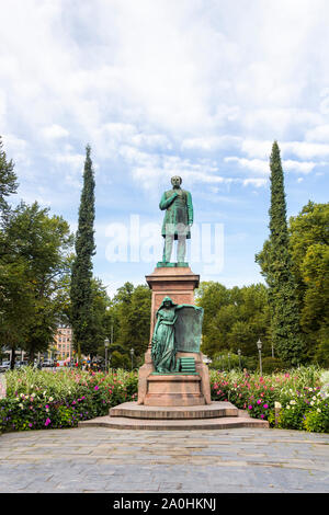 Statue de Johan Ludvig Runeberg poète national dans le parc Esplanadi à Helsinki, Finlande Banque D'Images