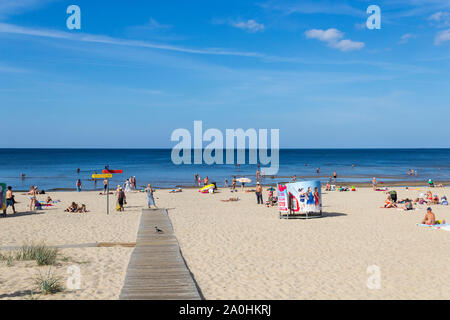 JURMALA, LETTONIE - 1 septembre 2019 - plage sur la mer Baltique dans la station balnéaire de Bulduri (Jurmala) Banque D'Images