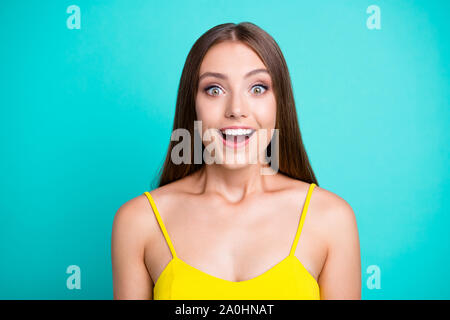 Portrait of smiling funny optimistes positifs attrayants nice c Banque D'Images