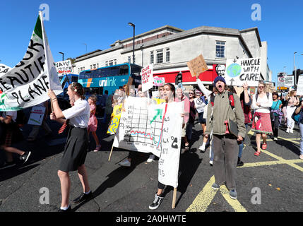 Southampton, UK 20 septembre 2019. Rébellion d'extinction et le changement climatique les militants dans les rues de Southampton, dans le cadre de la grève de protestation mondial international. Stuart Martin Crédit/Alamy Live News Banque D'Images