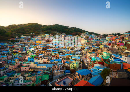 Vue panoramique de la Culture Gamcheon Village situé dans la ville de Busan en Corée du Sud. Le tourisme, des vacances, ou de visites concept historique de Busan Banque D'Images