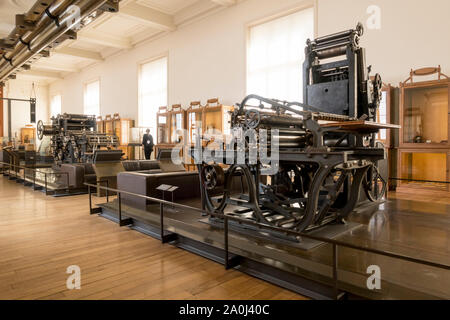 2019 : Paris, France - 01 septembre 2019 : Exposition au Musée des Arts et Métiers (design industriel de Paris, métiers d'Art, Arts et Craf Banque D'Images