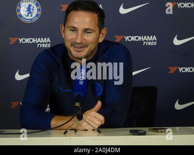 Surrey, UK. Frank Lampard, Chelsea Football Club Manager rencontre la presse à propos de son gteam's Premier League match contre Liverpool FC le dimanche. Credit : Motofoto/Alamy Live News Banque D'Images