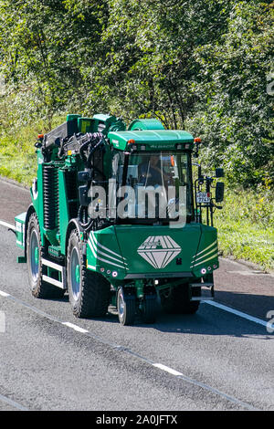 Albach Diamant 2000 ; autoroute transport en vrac lourds camions de livraison, transport, camion, transport, camion, cargaison spéciale, véhicule, livraison, transport, industrie, transport sur la M6 à Lancaster, UK Banque D'Images