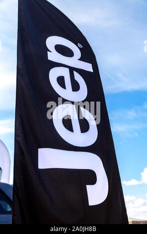 Moscou, Russie - septembre 8, 2019 : Jeep concessionnaire automobile signe. Partie de la Chrysler Motor Company un constructeur automobile américain Banque D'Images