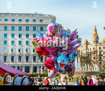 Barcelone, Espagne - 31 MAI 2019 : ballons colorés sur fond de la ville. Avec selective focus Banque D'Images