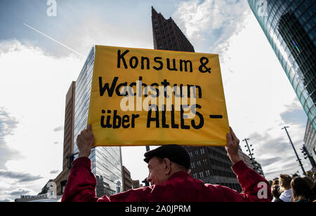 Berlin, Allemagne. Sep 20, 2019. Les participants à la manifestation du club de Berlin les opérateurs sont debout sur la Potsdamer Platz. Crédit : Paul Zinken/dpa/Alamy Live News Banque D'Images