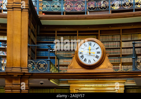 Pictor Salle de lecture dans la bibliothèque centrale de Liverpool dans la ville de Liverpool, Angleterre, Royaume-Uni Banque D'Images