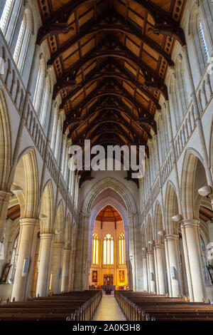 Bendigo, Victoria, Australie - 27 février 2017. Vue de l'intérieur de la Cathédrale du Sacré-Cœur à Bendigo, Victoria, vers l'autel principal. Banque D'Images