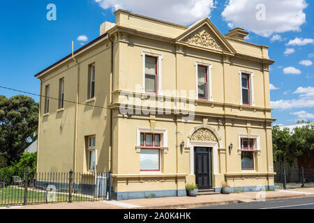 Natimuk, Victoria, Australie - 2 mars, 2017. Bâtiment historique qui abritait la Banque nationale de l'Australie, dans la région de Natimuk, VIC. Les deux impressionnants Banque D'Images