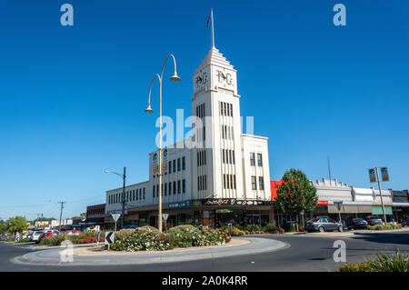 Horsham, Victoria, Australie - le 4 mars 2017. Vue extérieure du bâtiment historique de T&G à Horsham, VIC, sur un rond-point. Banque D'Images