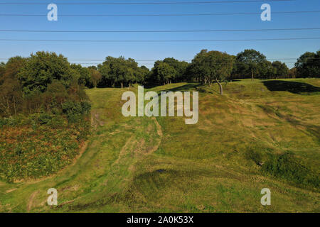 Drone aérien vue du Vallum ou fossé le long de the Antonine Wall Banque D'Images