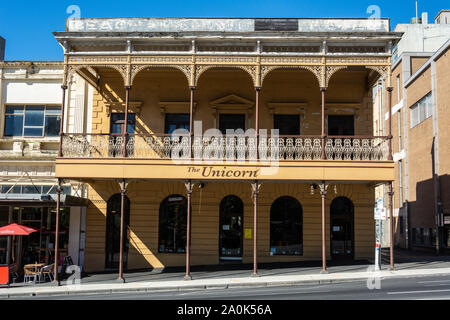 Ballarat, Victoria, Australie - le 8 mars 2017. Bâtiment victorien sur Sturt Street à Ballarat, Victoria, du logement La Licorne restaurant. Banque D'Images