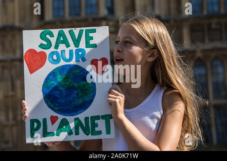 Londres, Royaume-Uni. Sep 20, 2019. Des milliers se sont rassemblées dans le centre de Londres, dont l'école des enfants et des travailleurs, dans le cadre d'une grève du climat mondial.David Rowe/Alamy Live News.