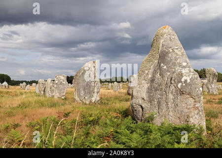 Alignements du Menec - Rangées de menhirs - menhirs - le plus grand site mégalithique de Carnac, dans le monde Banque D'Images