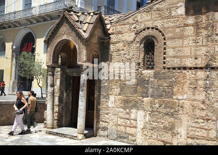 Monastiraki Athènes Grèce Panaghia Kapnikarea Kapnikareas Église Square Banque D'Images