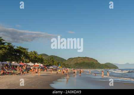 Juqueí, Praia de Juqueí, São Sebastião, São Paulo, week-end populaire resort, plage, Océan Atlantique, l'état de São Paulo, Brésil, Amérique Latine Banque D'Images