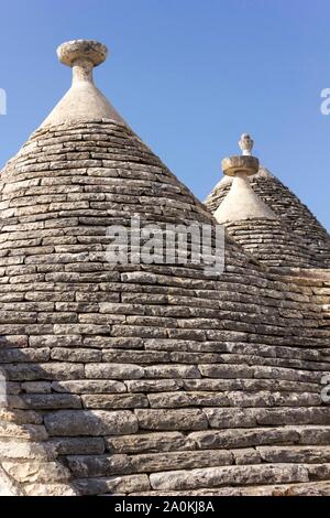 ALBEROBELLO, ITALIE - 28 août 2018 toits : close up à Alberobello Banque D'Images
