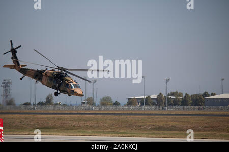 Istanbul, Turquie - Septembre-18,2019 : Skorsky hélicoptère d'attaque a été tourné à l'aéroport d'Atatürk. 2019 Teknofest Banque D'Images