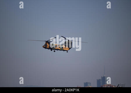 Istanbul, Turquie - Septembre-18,2019 hélicoptère Chinook : vol de démonstration au festival. Banque D'Images