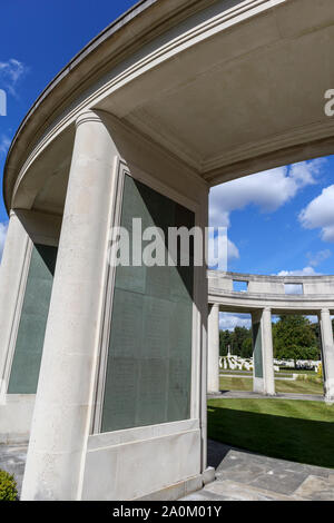 L'Brookwood Memorial 1939-1945 dans les cimetières militaires au cimetière de Brookwood, Pirbright, Woking, Surrey, Angleterre du Sud-Est, Royaume-Uni Banque D'Images