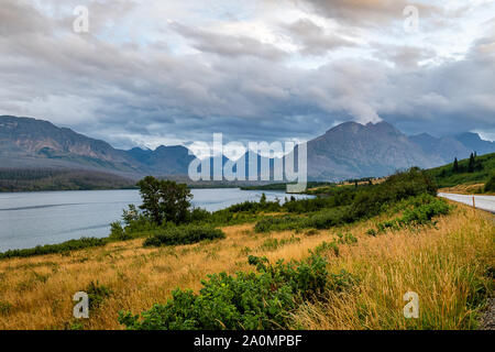 Orage sur St Mary Lake, le parc national des Glaciers Banque D'Images