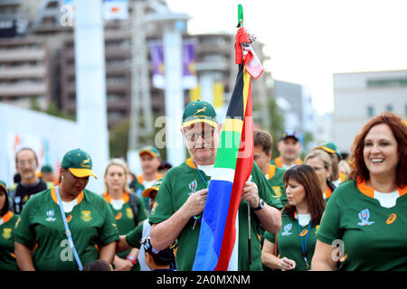 Des fans de l'Afrique du Sud arrivent avant la Coupe du Monde de Rugby 2019 Poule B match au stade international de Yokohama, Yokohama City. Banque D'Images