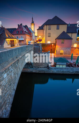 Würzburg, Allemagne. Cityscape image de Wurzburg avec vieux pont principal sur la rivière principale pendant beau lever Banque D'Images