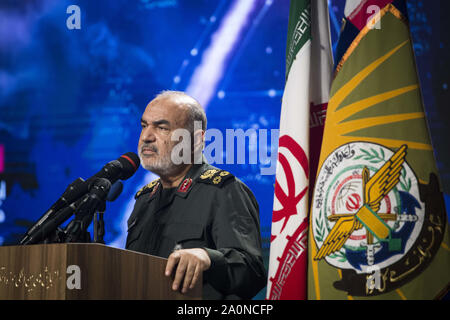 Téhéran, Iran. Sep 21, 2019. Corps des gardiens de la révolution de l'Iran (IRGC) commandant en chef, Hossein Salami, parle lors de l'inauguration d'une exposition de ce que l'Iran dit sont les États-Unis et d'autres faux-bourdons capturés sur son territoire à la révolution islamique de Téhéran et saints, musée de la Défense à Téhéran. Credit : ZUMA Press, Inc./Alamy Live News Banque D'Images