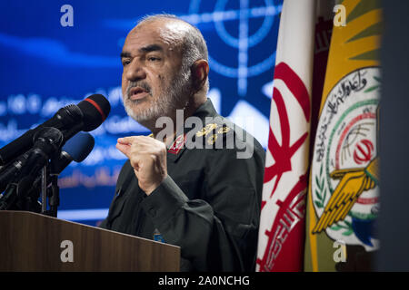 Téhéran, Iran. Sep 21, 2019. Corps des gardiens de la révolution de l'Iran (IRGC) commandant en chef, Hossein Salami, parle lors de l'inauguration d'une exposition de ce que l'Iran dit sont les États-Unis et d'autres faux-bourdons capturés sur son territoire à la révolution islamique de Téhéran et saints, musée de la Défense à Téhéran. Credit : ZUMA Press, Inc./Alamy Live News Banque D'Images