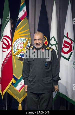 Téhéran, Iran. Sep 21, 2019. Corps des gardiens de la révolution de l'Iran (IRGC) commandant en chef, Hossein Salami, assiste à au cours de l'inauguration d'une exposition de ce que l'Iran dit sont les États-Unis et d'autres faux-bourdons capturés sur son territoire à la révolution islamique de Téhéran et saints, musée de la Défense à Téhéran. Credit : ZUMA Press, Inc./Alamy Live News Banque D'Images