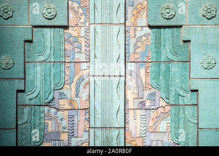 Close up de détails architecturaux en terre cuite Banque D'Images