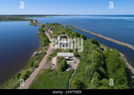 Une vue de la hauteur de la position de l'artillerie de la 1ère batterie du nord (1er nord de Fort) sur un beau jour de mai. Kronstadt, Saint-Pétersbourg Banque D'Images