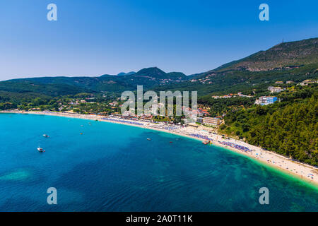 Belle vue sur la célèbre plage de Valtos, à Parga (Grèce) Banque D'Images
