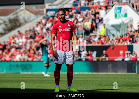 Bristol, Royaume-Uni. Sep 21, 2019. Ashley Williams de Bristol City en action contre Swansea City. Match de championnat Skybet EFL, Bristol city v Swansea City à Ashton Gate à Bristol le samedi 21 septembre 2019. Cette image ne peut être utilisé qu'à des fins rédactionnelles. Usage éditorial uniquement, licence requise pour un usage commercial. Aucune utilisation de pari, de jeux ou d'un seul club/ligue/dvd publications. pic de Lewis Mitchell//Andrew Orchard la photographie de sport/Alamy live news Crédit : Andrew Orchard la photographie de sport/Alamy Live News Banque D'Images