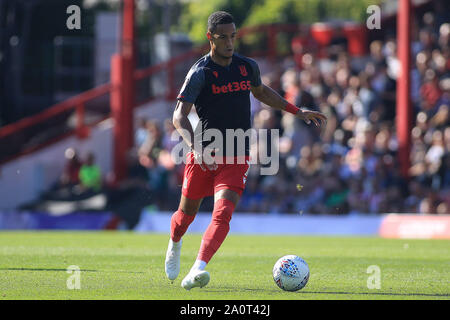 Londres, Royaume-Uni. Sep 21, 2019. Tom Ince de Stoke City en action. Match de championnat Skybet EFL, Brentford v Stoke City à Griffin Park Stadium à Londres le samedi 21 septembre 2019. Cette image ne peut être utilisé qu'à des fins rédactionnelles. Usage éditorial uniquement, licence requise pour un usage commercial. Aucune utilisation de pari, de jeux ou d'un seul club/ligue/dvd publications. pic par Steffan Bowen/Andrew Orchard la photographie de sport/Alamy live news Crédit : Andrew Orchard la photographie de sport/Alamy Live News Banque D'Images