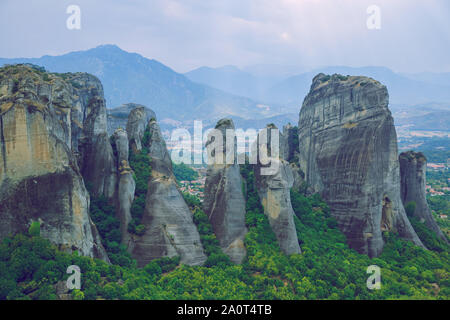 Les météores de la ville, République grecque. Grandes montagnes et des lieux de culte et sanctuaires. 12. Septembre 2019. Photos de voyage. Banque D'Images