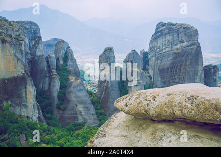 Les météores de la ville, République grecque. Grandes montagnes et des lieux de culte et sanctuaires. 12. Septembre 2019. Photos de voyage. Banque D'Images
