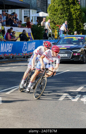 Stephen Bate et Adam Duggleby de Grande-Bretagne sur leur chemin pour gagner Yorkshire 2019 Para-Cyclisme International, Harrogate, North Yorkshire, Royaume-Uni. Banque D'Images