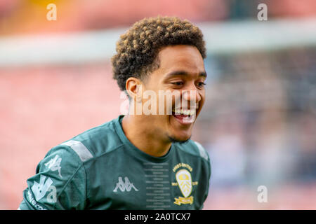 15 septembre 2019, Oakwell, Barnsley, Angleterre ; Sky Bet Championship Football, Barnsley vs Leeds United ; Credit : Craig Milner/News Images images Ligue de football anglais sont soumis à licence DataCo Banque D'Images